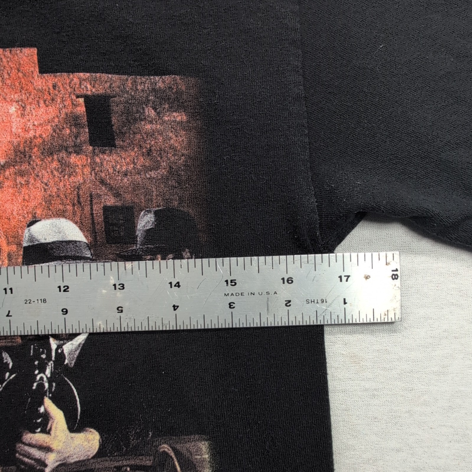 « Custom fan-art graphic tee celebrating the 2014 championship run. » Size Small