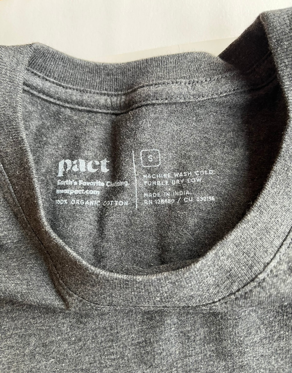 Pact Men&rsquo;s Organic Cotton Softspun Crew Neck T-Shirt – Charcoal Heather – Small