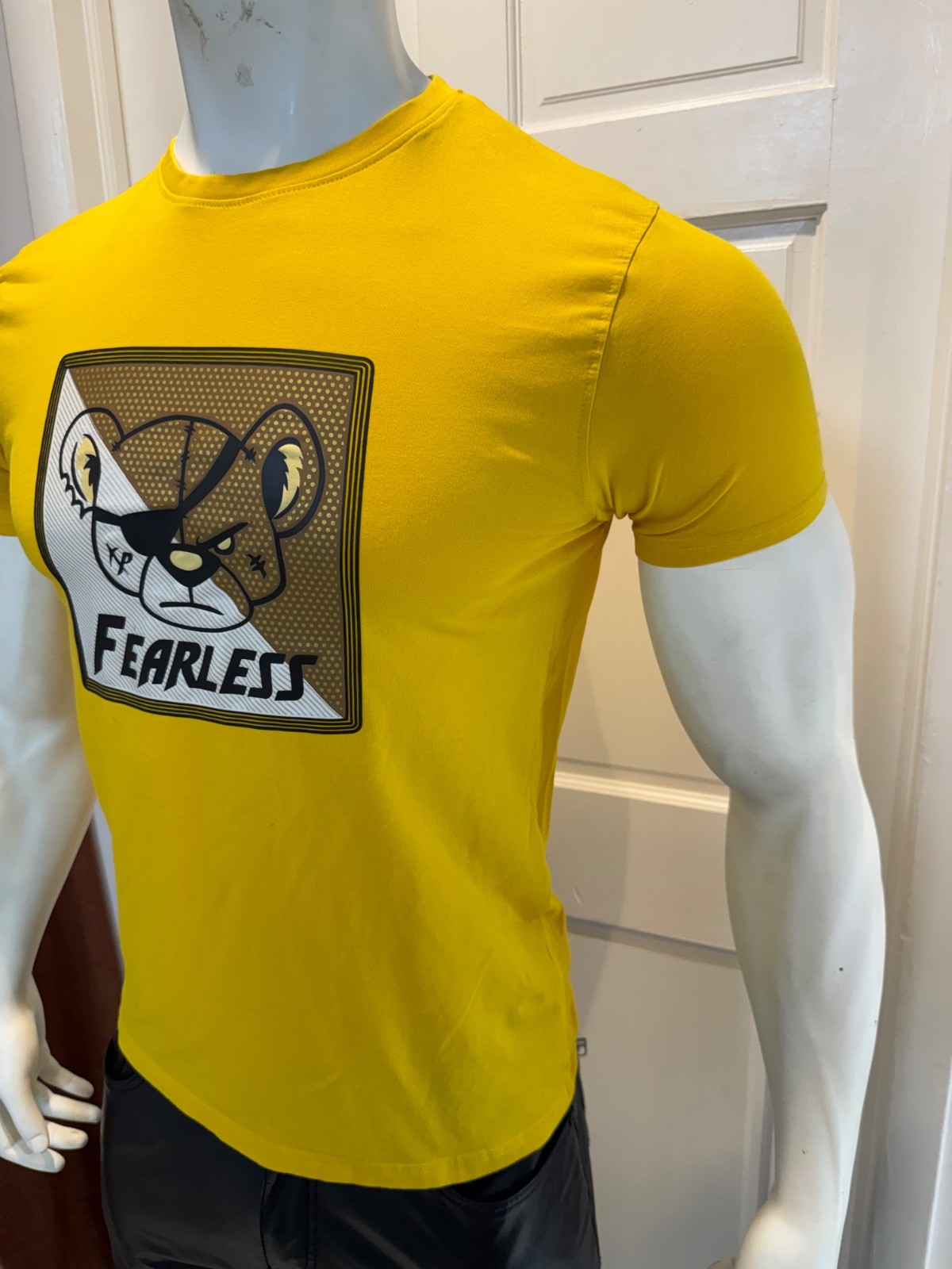 International Male Summer Men&rsquo;s Yellow Fearless Bear Crew-neck T-shirt size L