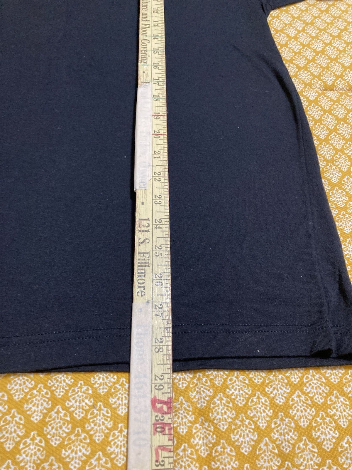 Four Roses Bourbon Men’s Shirt Size Large 65/35 Poly / Cotton Blend By Tultex