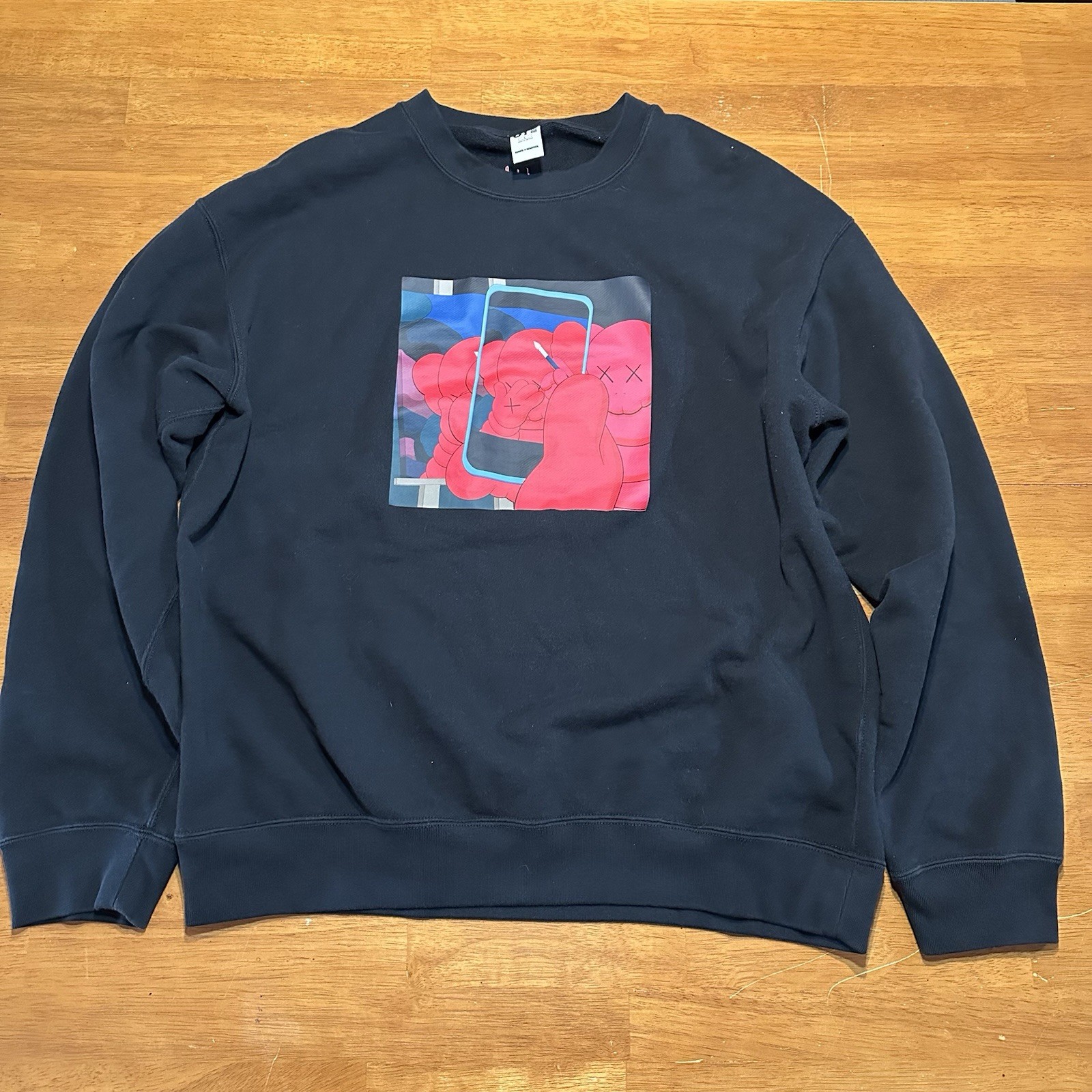 Uniqlo KAWS Andy Warhol Black Graphic Sweatshirt / Sweater, size Large