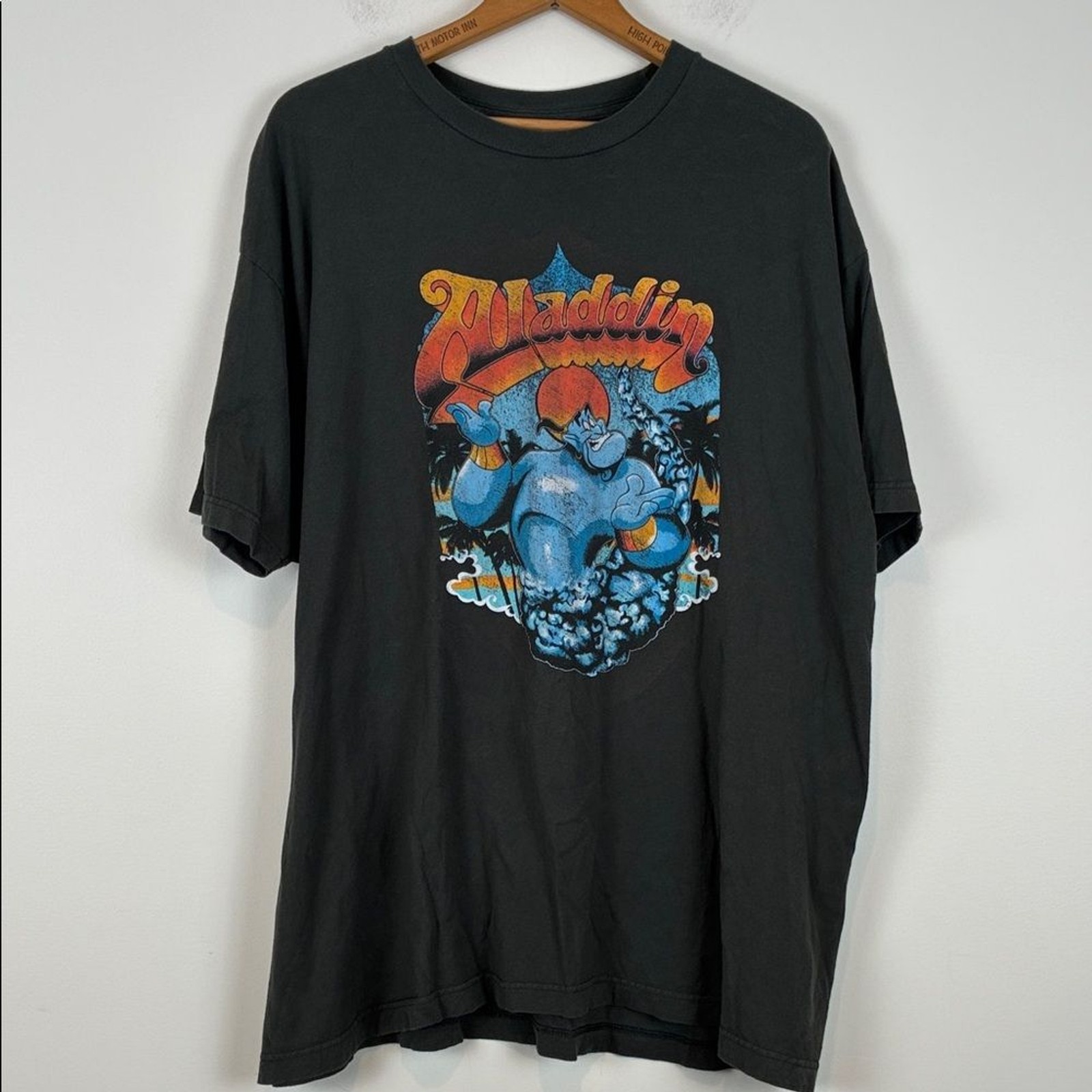 Disney Men’s XXL Short-Sleeve Aladdin Genie Graphic Tee T-Shirt Cotton Charcoal