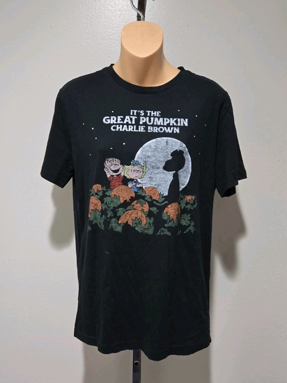 Peanuts Hybrid IT&rsquo;S THE GREAT PUMPKIN CHARLIE BROWN Graphic TShirt Size M Black