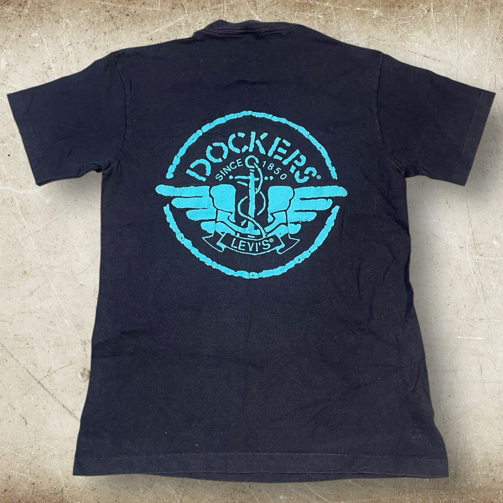 Vintage Dockers Levi’s Men’s Single Stitch Graphic T-Shirt Size S/M 90’s Black