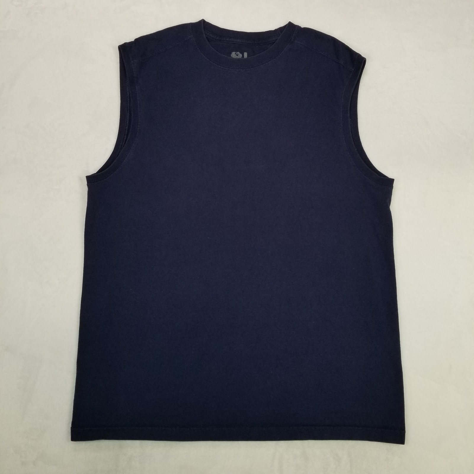 Fruit of the Loom Men&rsquo;s Medium Navy Blue Sleeveless Crewneck Tank Top Basic Fit