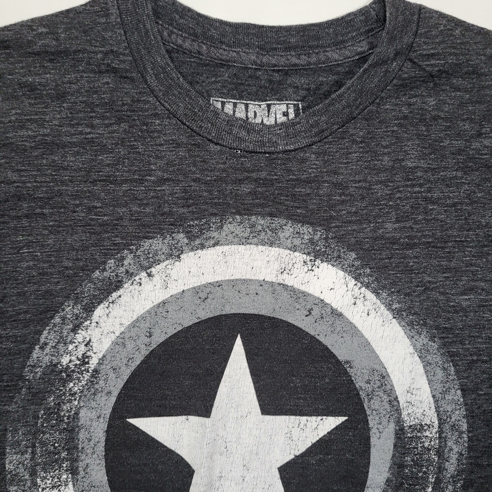 Marvel Comics Men&rsquo;s Small Captain America Shield Distressed Look Black Tshirt