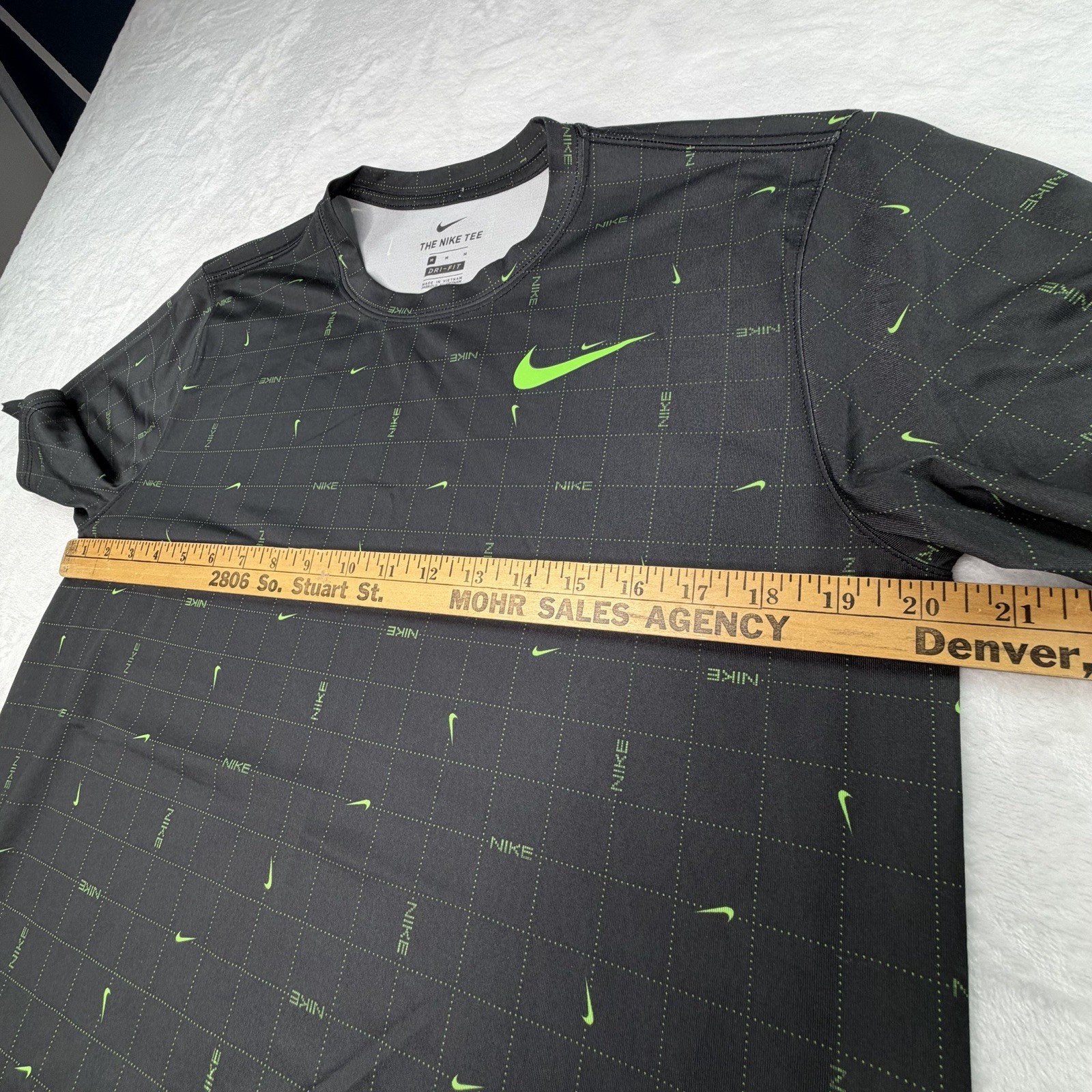 Nike Men’s The Nike Tee Dri-Fit Anti Odor Training Shirt All Over Grid & Logo M