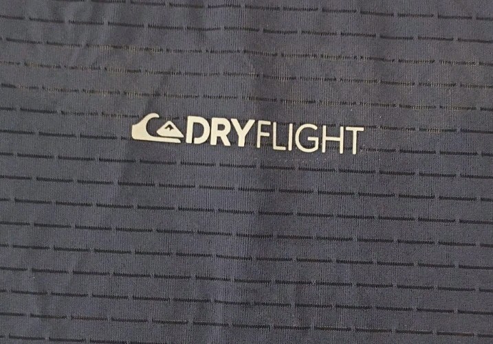 Quicksilver DryFlight Men&rsquo;s Medium Deep Blue T-Shirt Crew Neck Short Sleeve