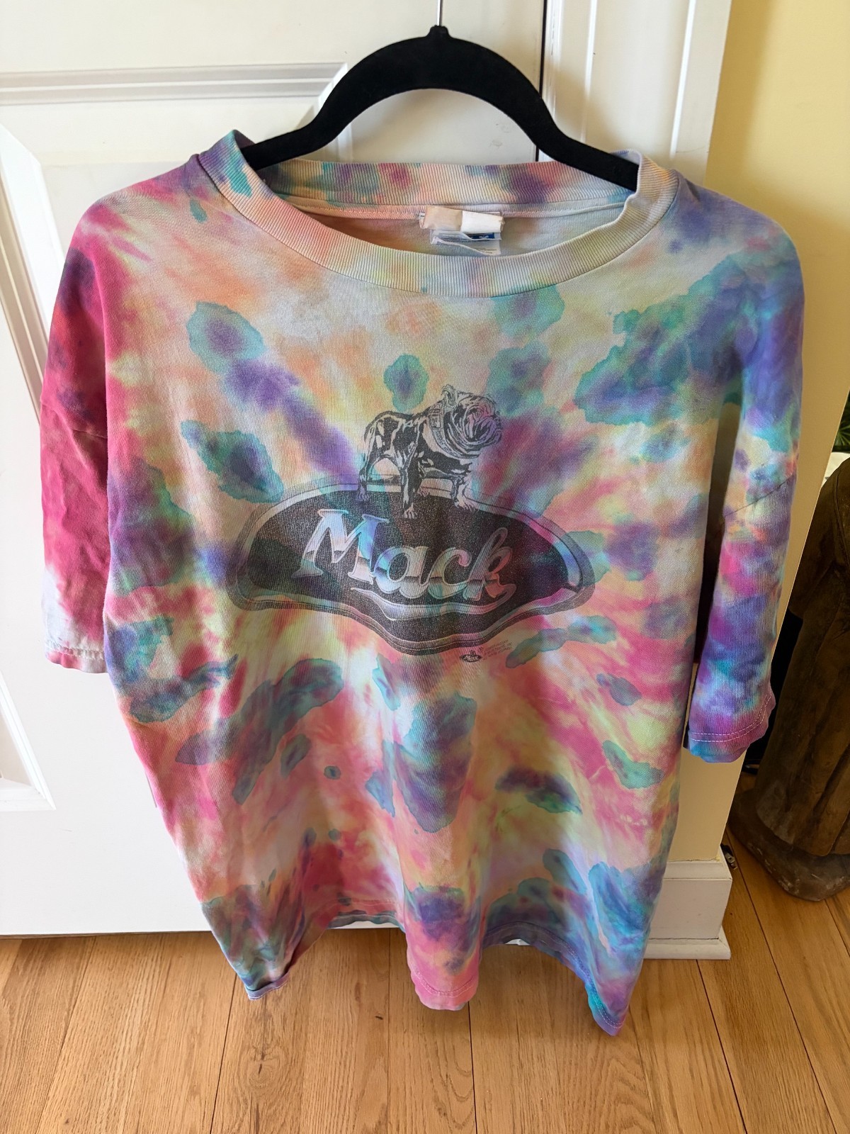 Mack Trucks Short Sleeve Shirt Size XL Tie Dye Bull dog Semi