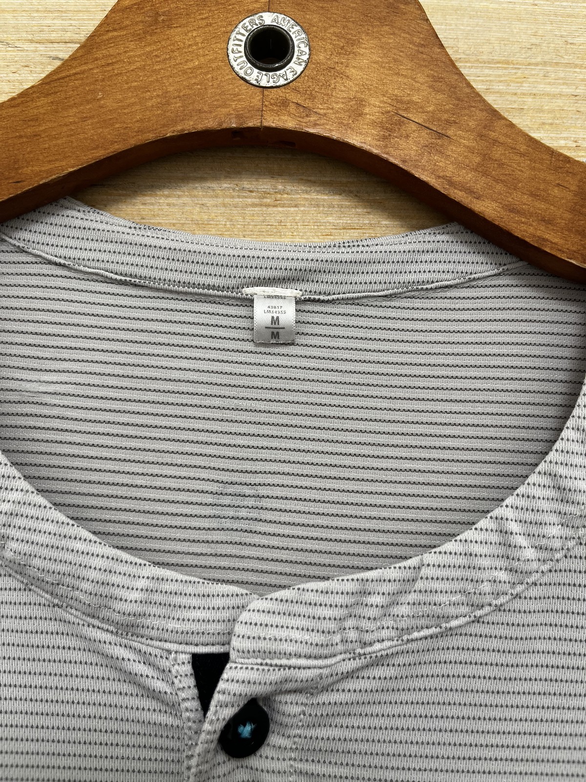 Lululemon Shirt Mens Medium Gray Stripe Button Pocket Athletic Orange Detail