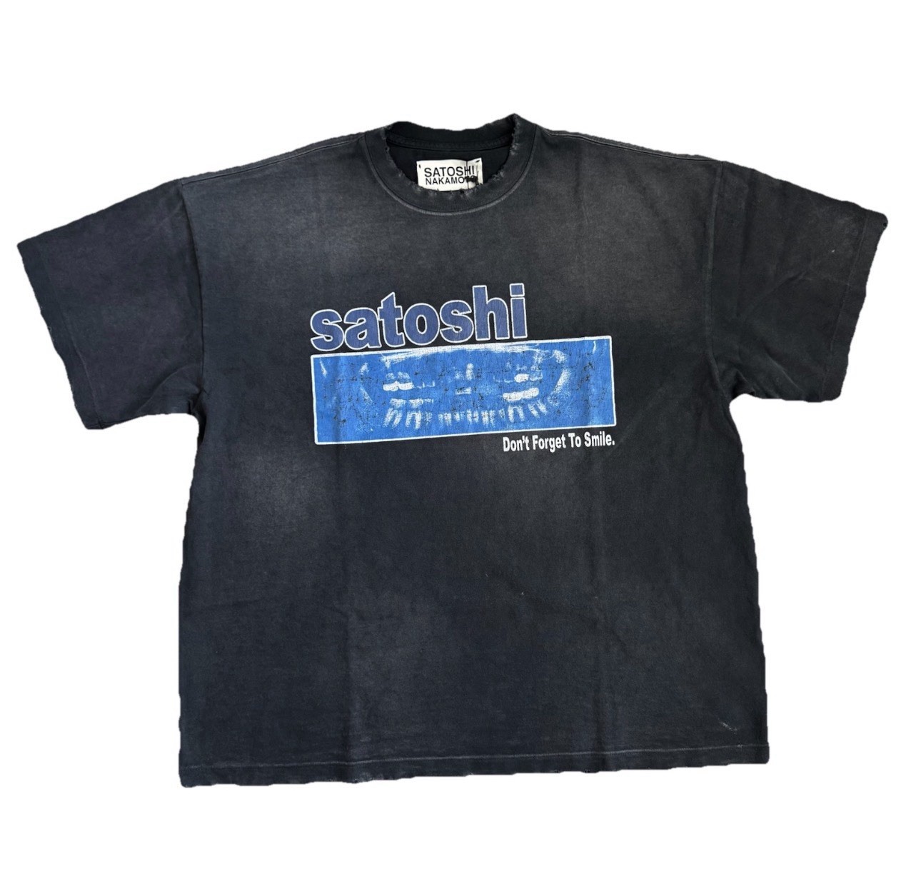 Satoshi Nakamoto – Don’T Forget To Smile Oversized T-Shirt Size: S Fits M/L