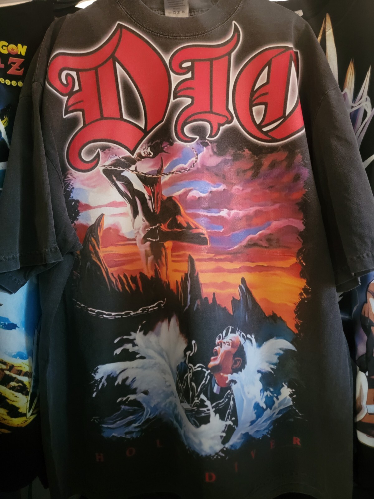 DIO HOLY DIVER ON A SHAKA HEAVYWEIGHT GARMET DYED T SHIRT « MODERN »