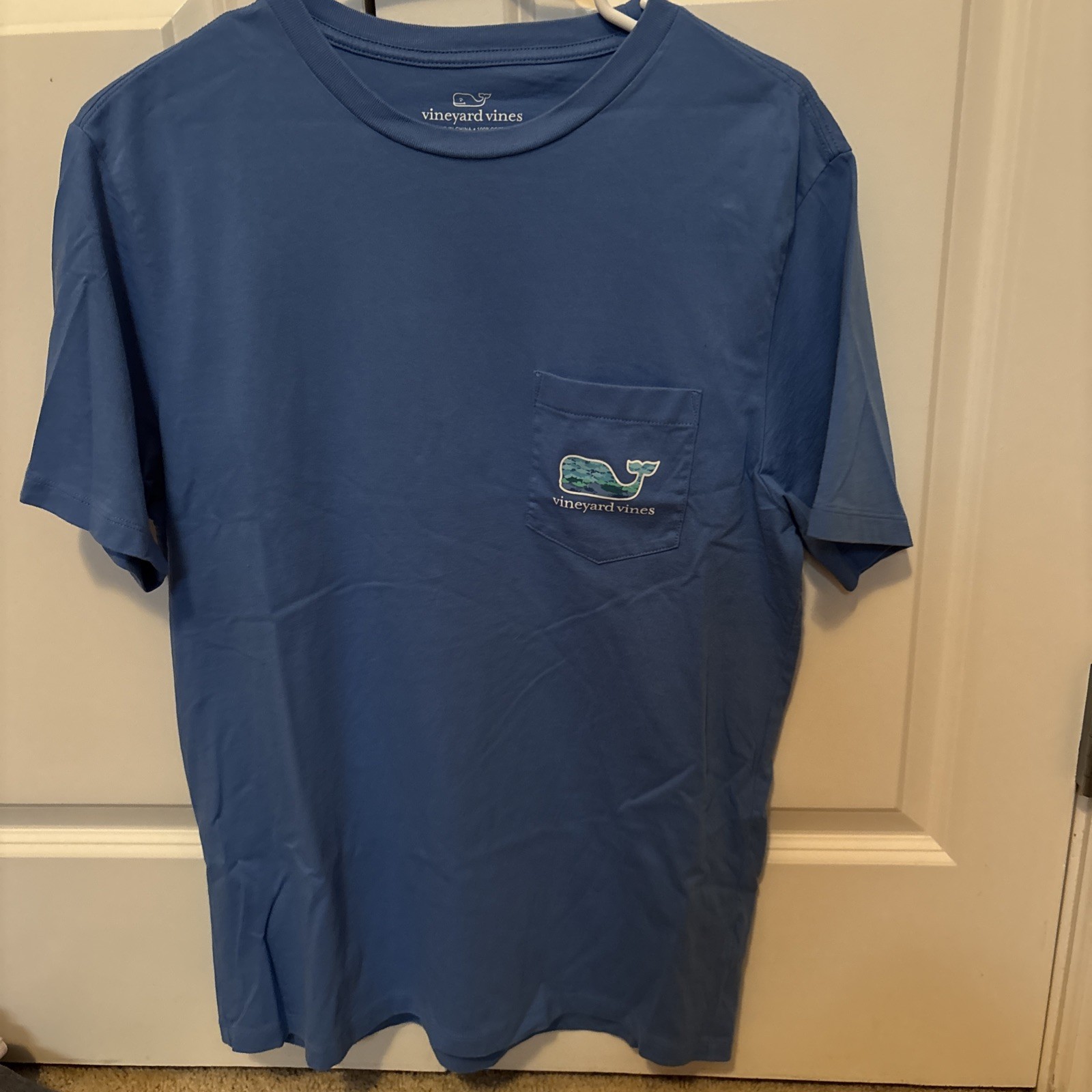 Vineyard Vines Men Size S Whale Pocket Crew neck T-Shirt Tee Color Blue Cotton