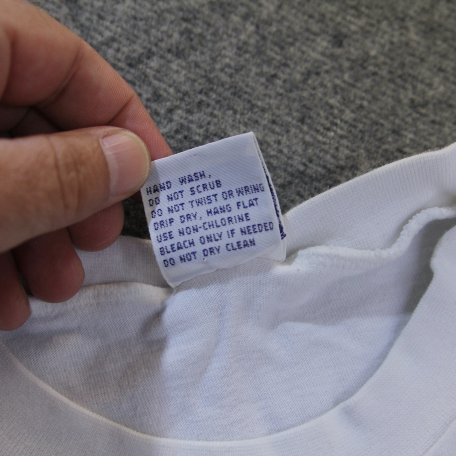 Four Seasons Hotel Singapore T Shirt Est~M VTG SINGLE STITCH Architecture Tee