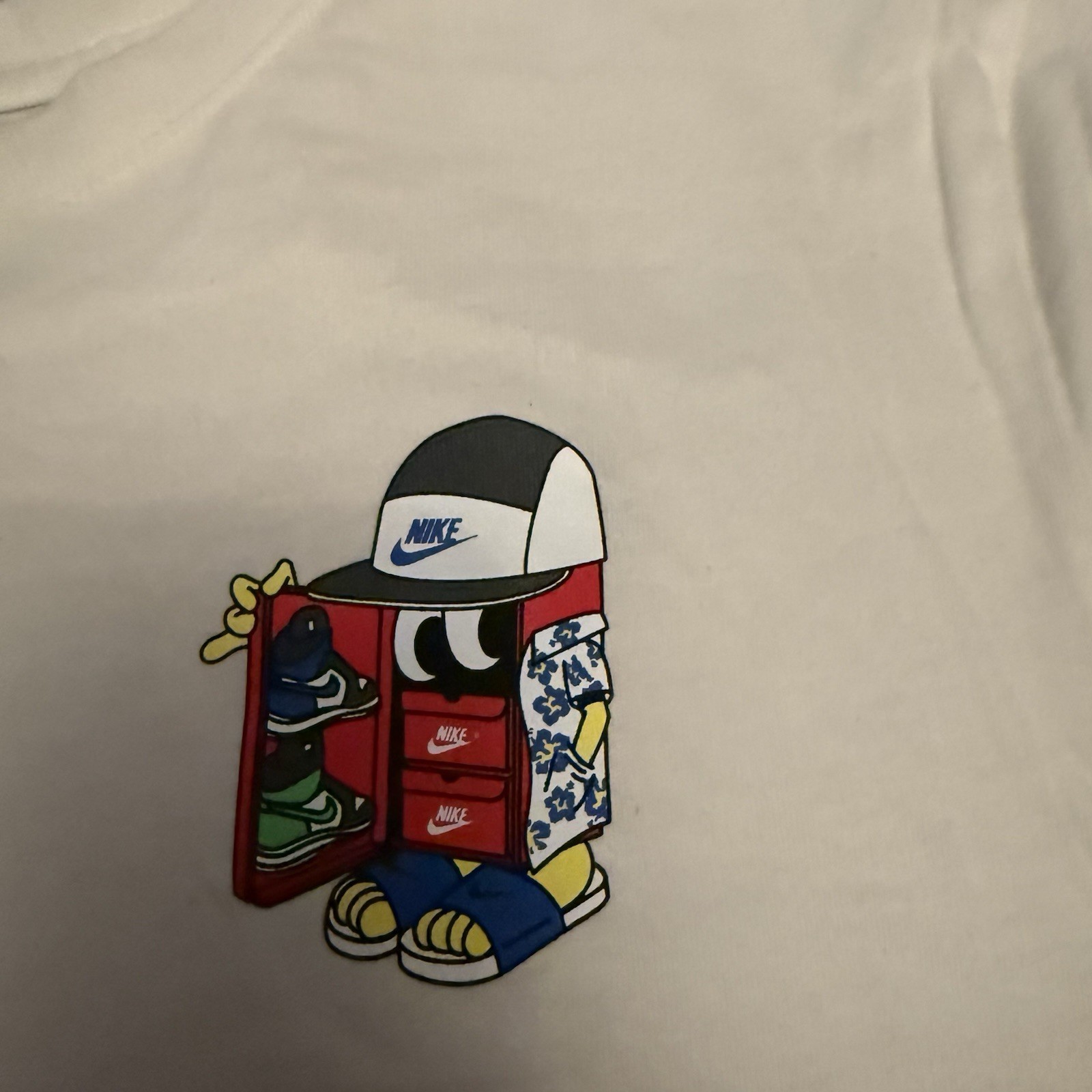 Nike The Nike Tee Men&rsquo;s Graphic Shoebox Cotton Knit Crew Neck T-Shirt White L