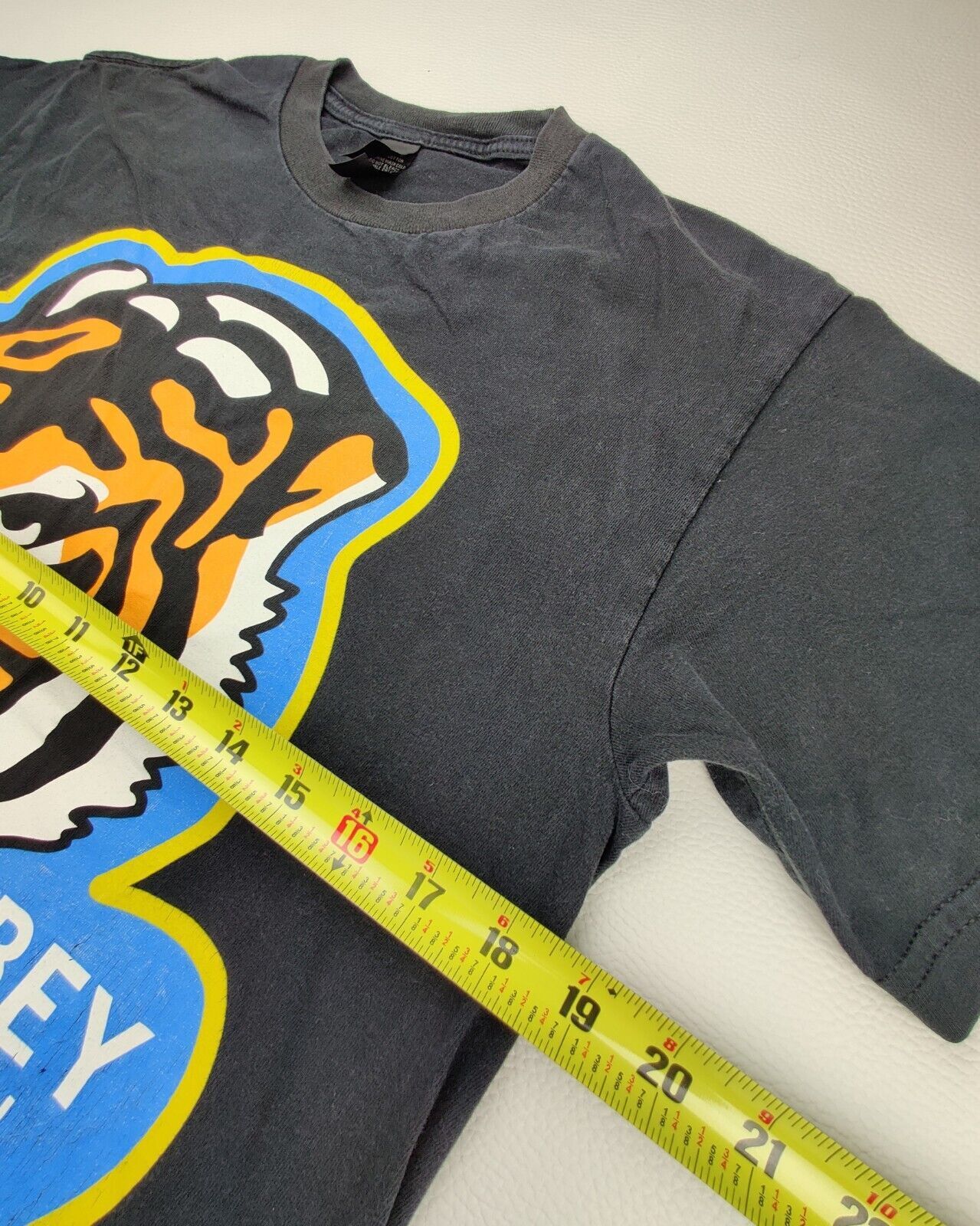 OBEY 89th Men&rsquo;s M Black Roaring Tiger Skater Street Pop Art Bold Black T-Shirt