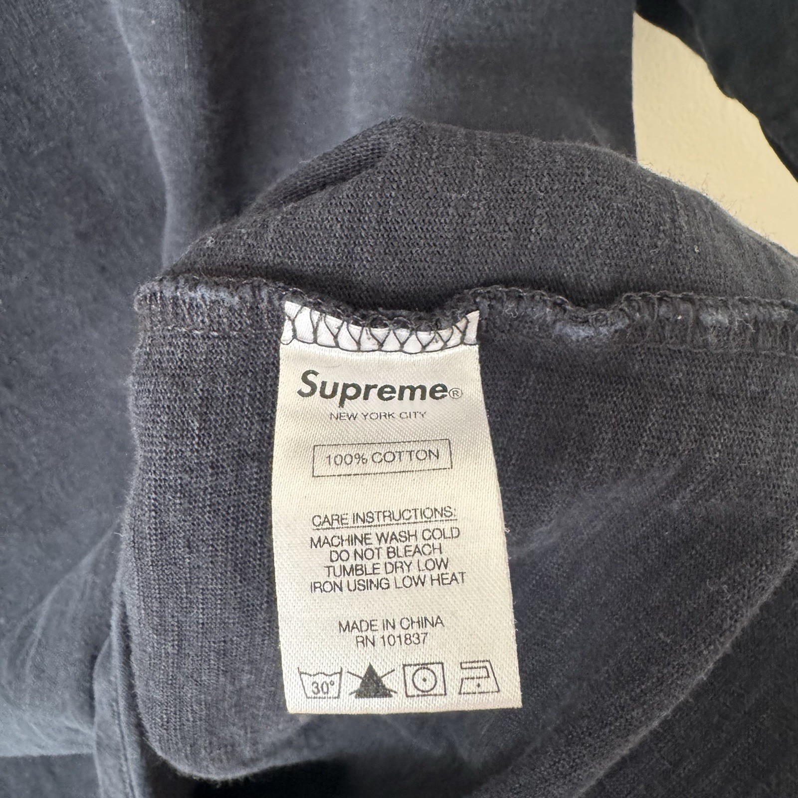 Supreme FW18 Nouveau Embroidered Logo T-Shirt