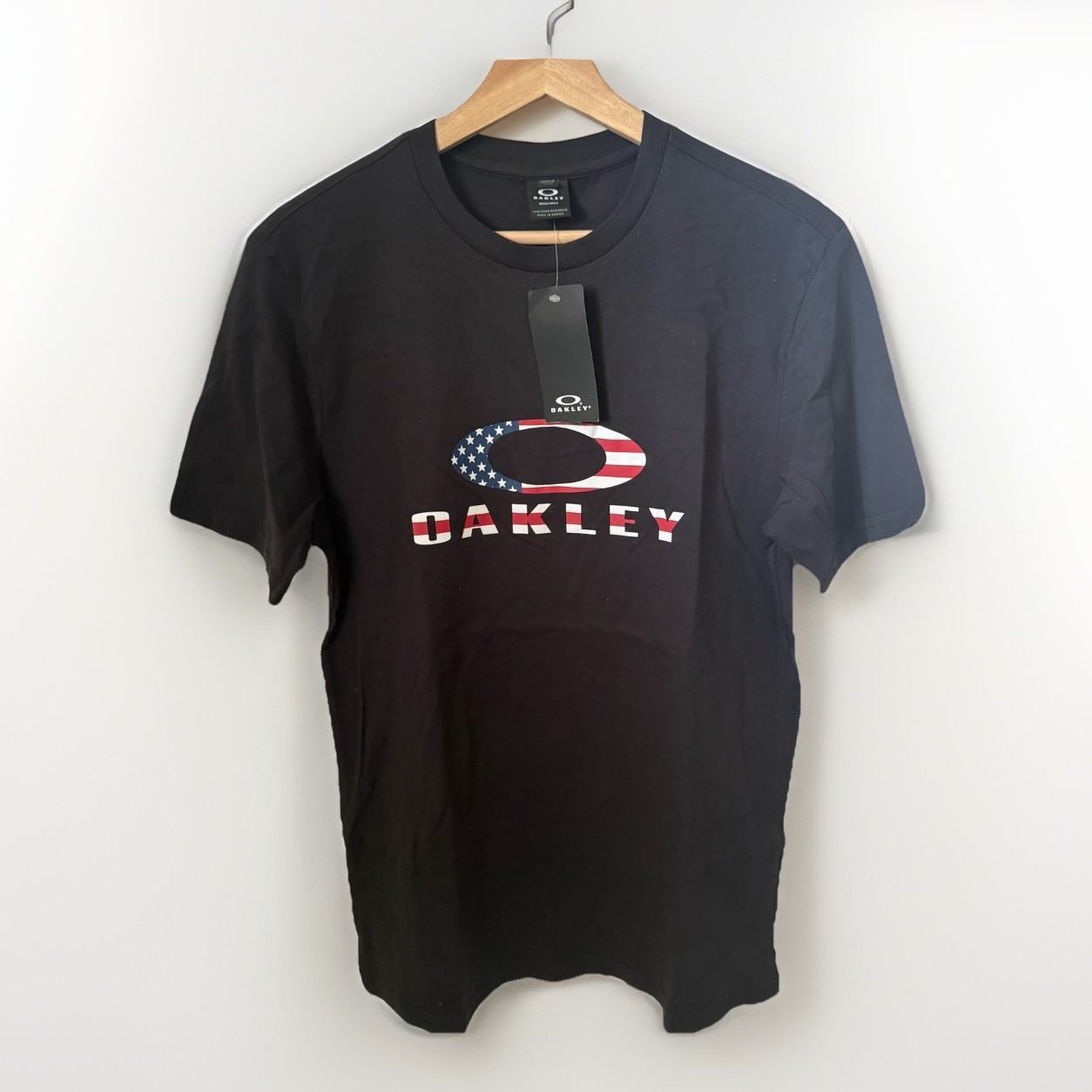 Oakley T-Shirt Men’s M Black O Bark 2.0 Crew Neck Americana Flag Eclipse Logo
