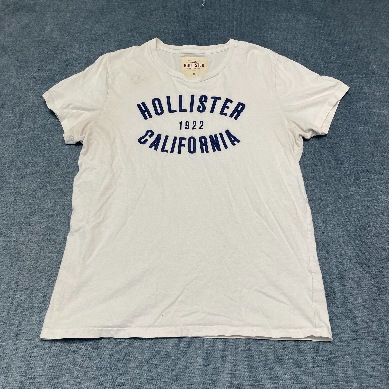 Hollister California T Shirt Mens Medium White Cotton Embroidered Spell Out Logo