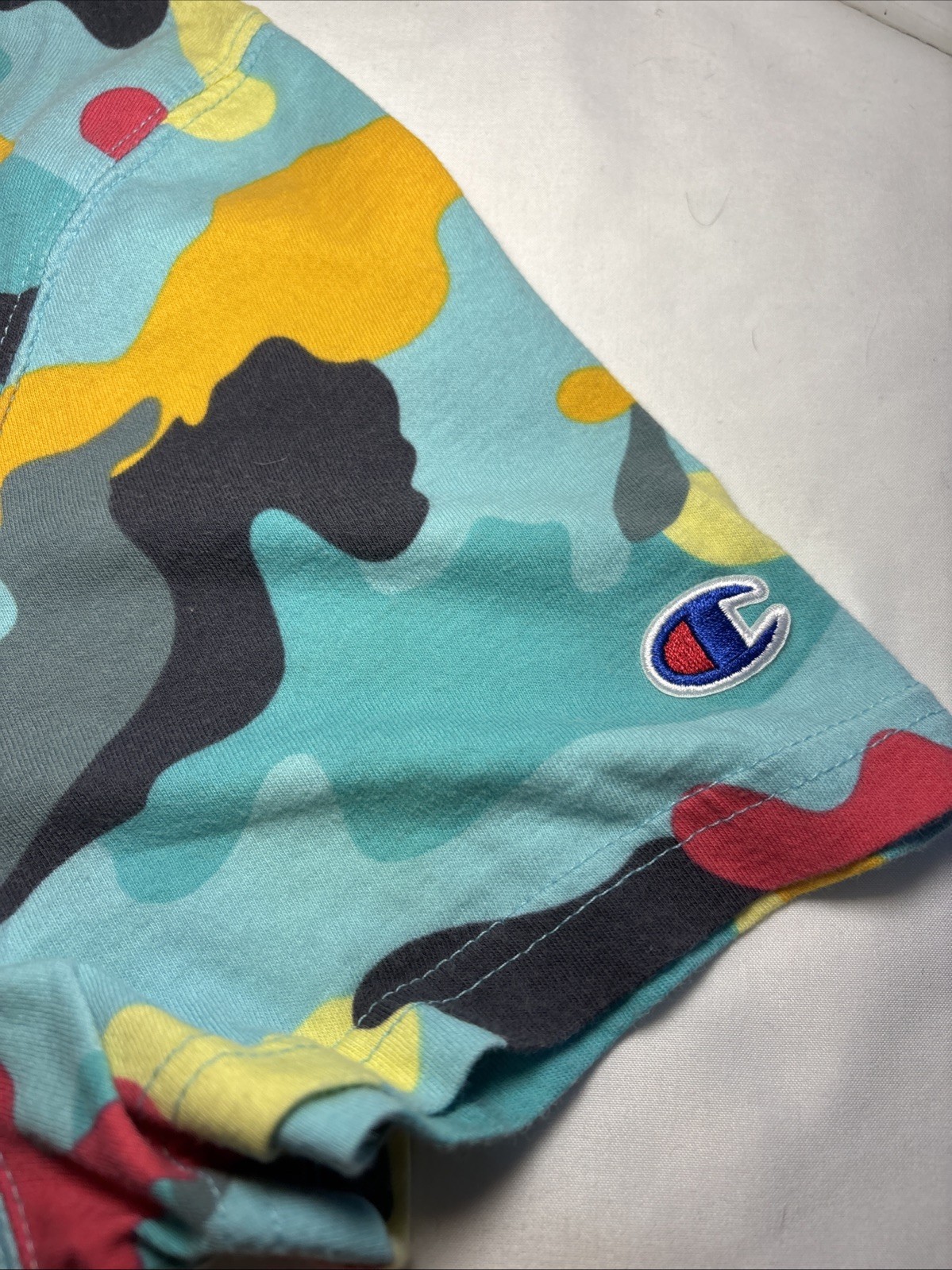 Men&rsquo;s Champion (M) Blue Camo Camouflage Print Short Sleeve Shirt