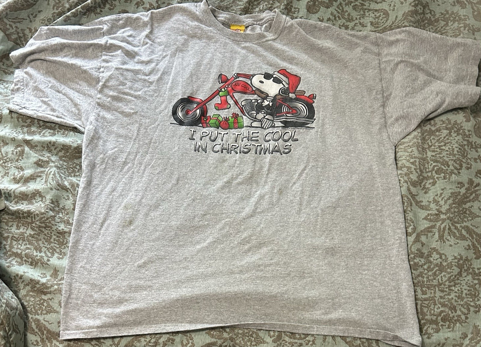 Peanuts Snoopy Motorcycle « I Put the Cool in Christmas » T-Shirt 2XL 24.5” X 29”