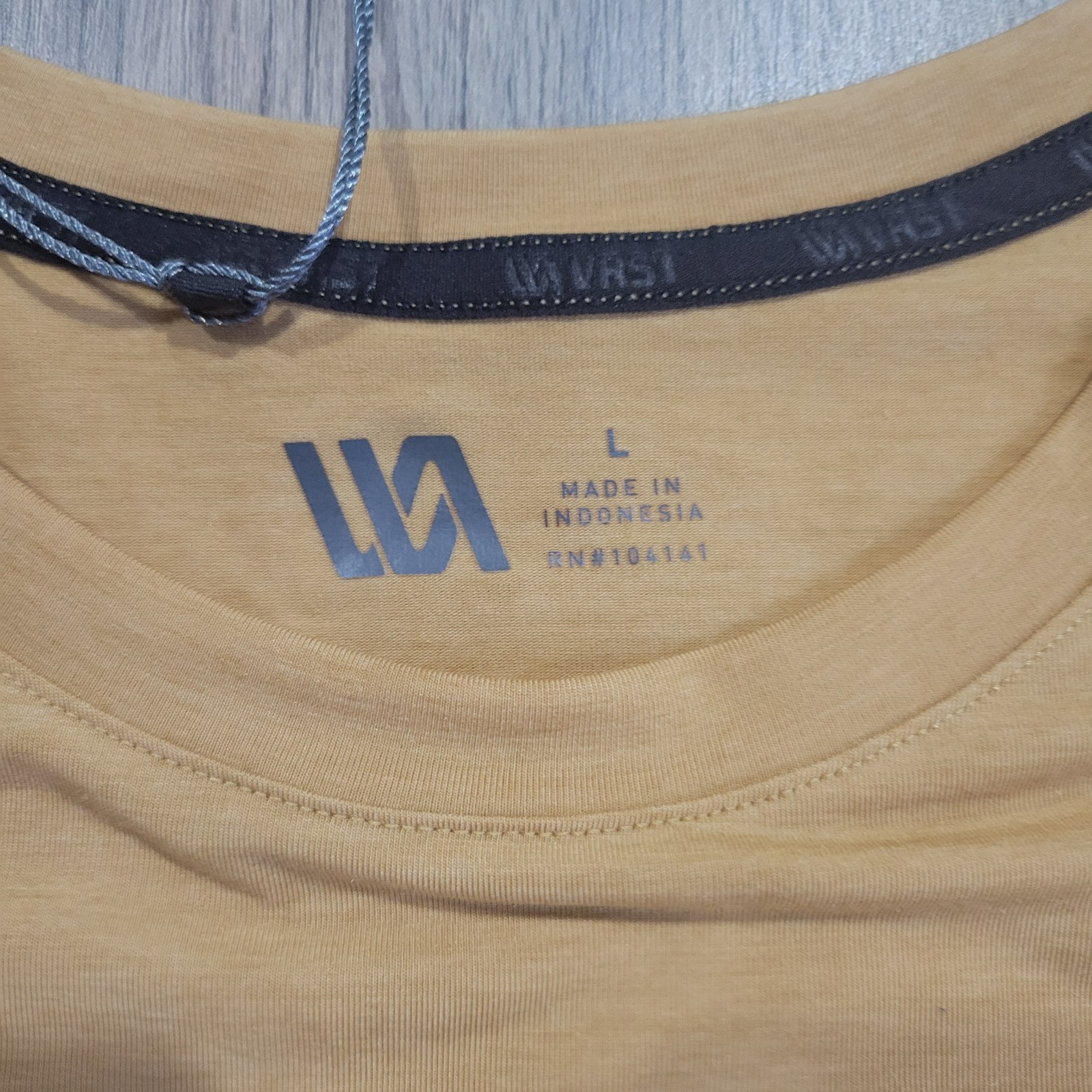 VRST Men&rsquo;s Icon Tshirt. Palomino Gold Heather. Size Large