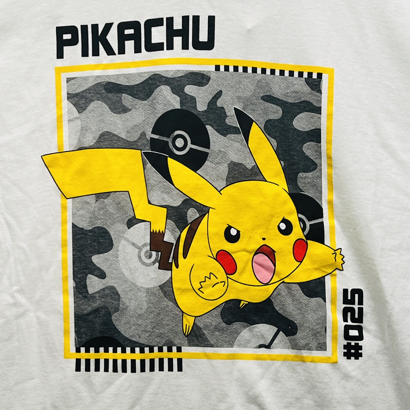 Pokemon Mens Pikachu T-Shirt Large Graphic Anime Gamer Tee Game Freak New