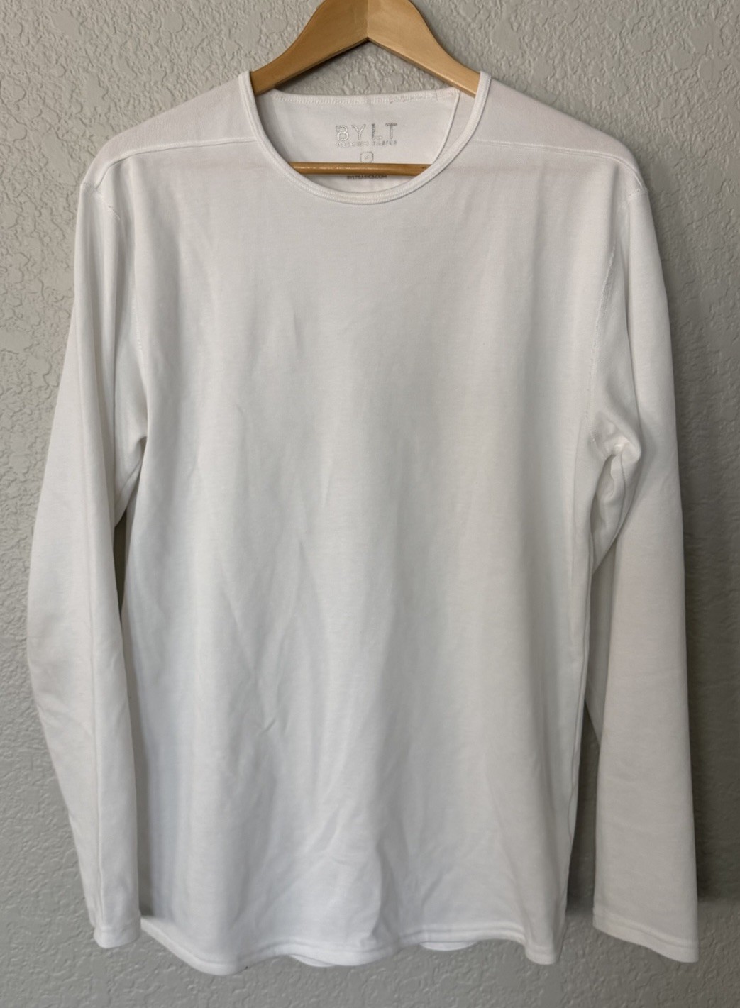 BYLT Premium Basics Crew Split Hem Long Sleeve LUX White shirt – Men&rsquo;s Medium