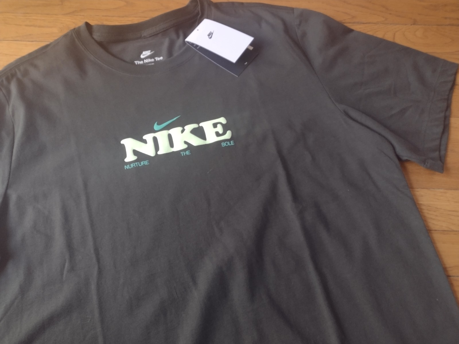 NWT, Nike Men&rsquo;s Graphic 100% Cotton Dark Green T-Shirt, Style # HJ0618-355
