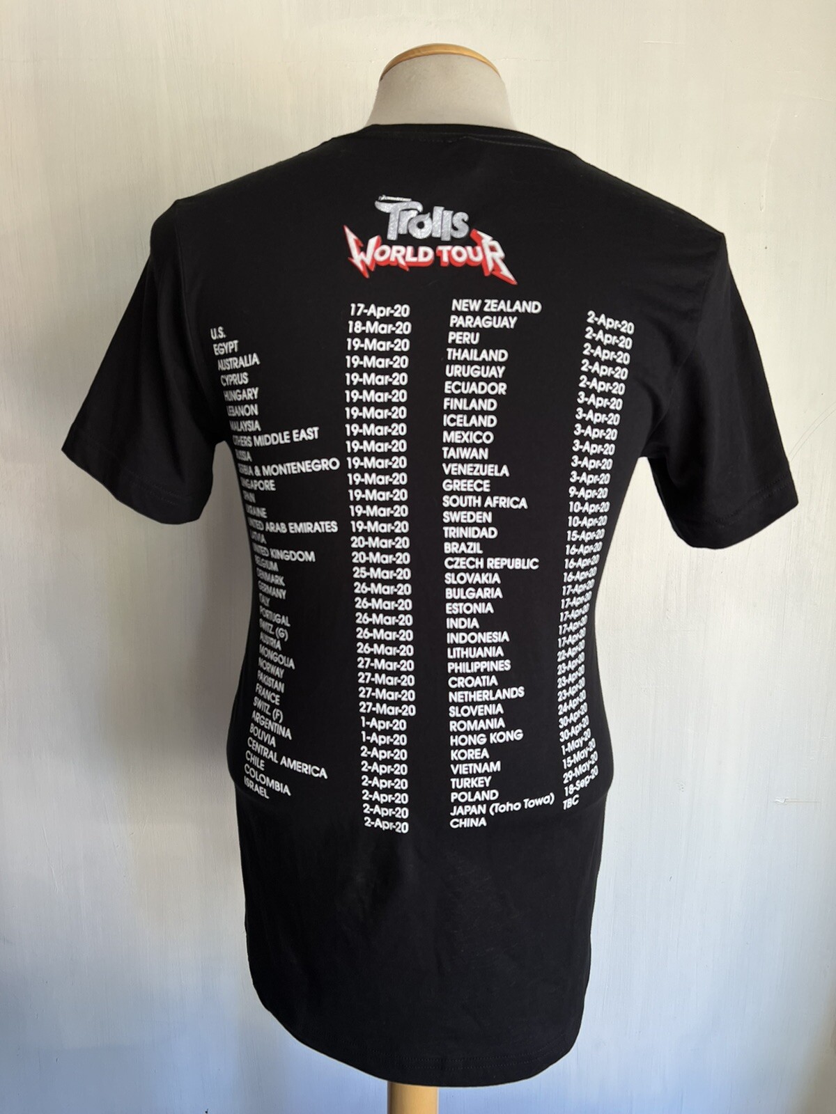 TROLLS WORLD TOUR (2020) Official Dreamworks Movie Dates Promo T-Shirt Sz Small