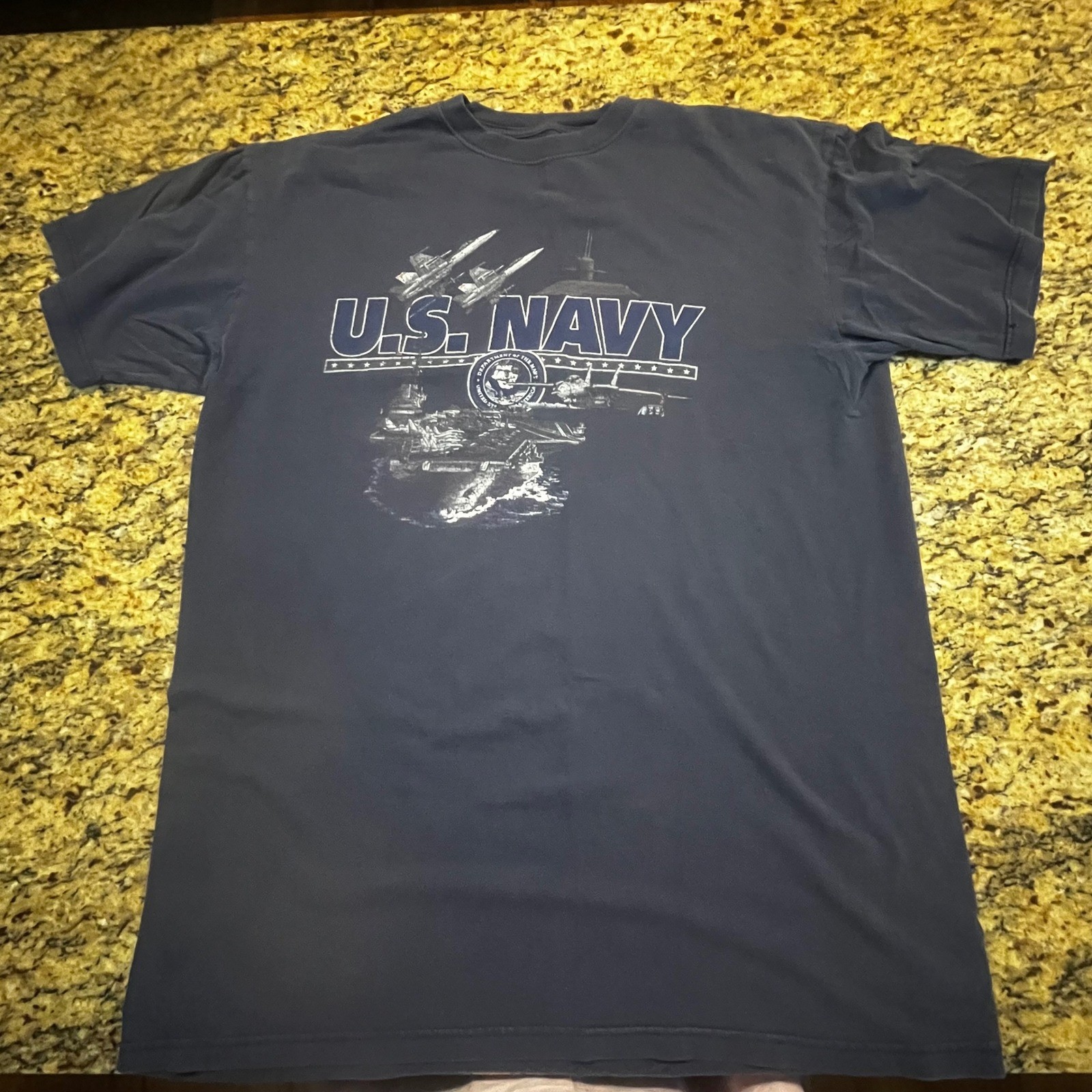 Finish Line Athletics US Navy Graphic T-Shirt Mens XL Blue Aircraft Carrier Jet