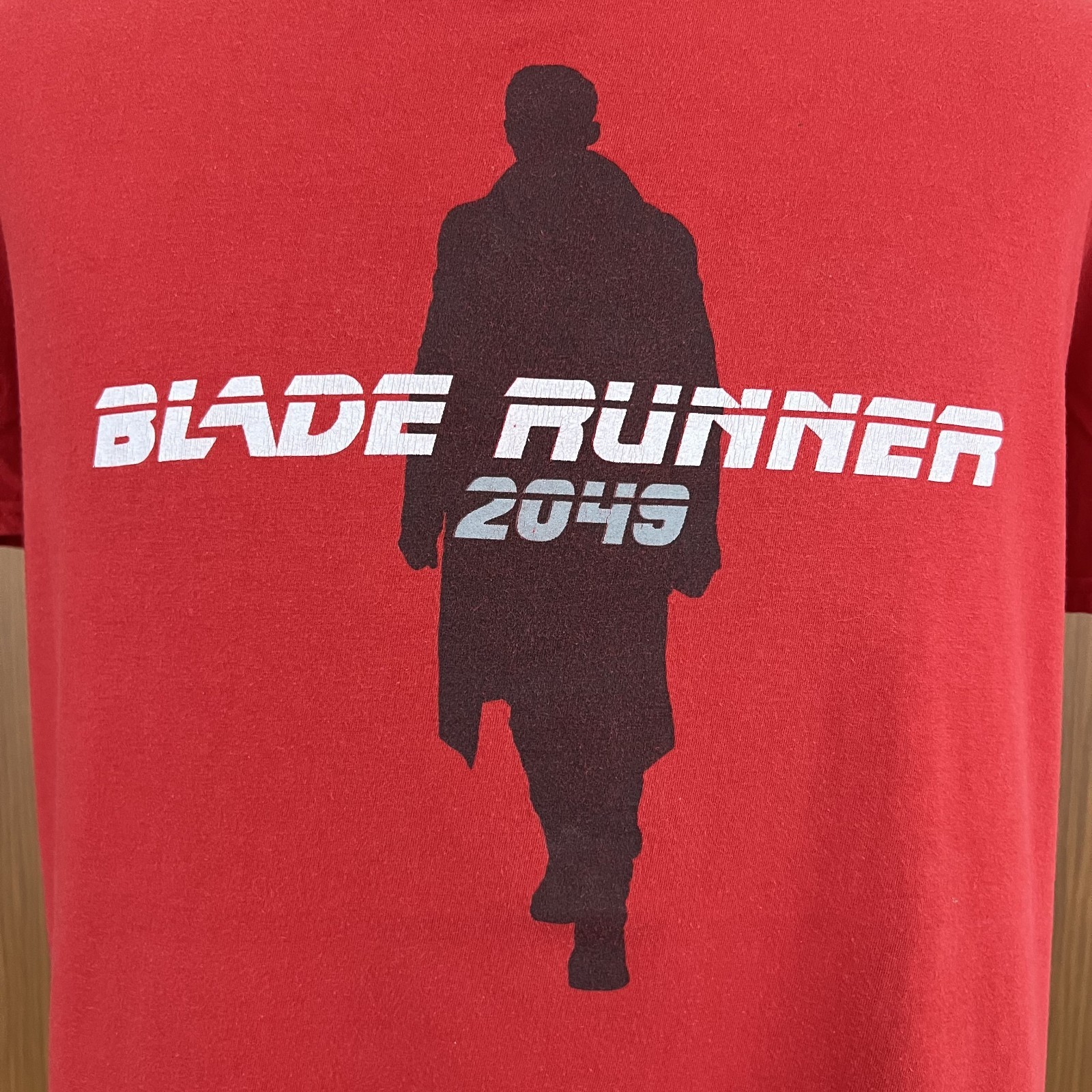 Blade Runner 2049 Red Graphic T-Shirt Adult Size L Sci-Fi Movie Graphic Tee