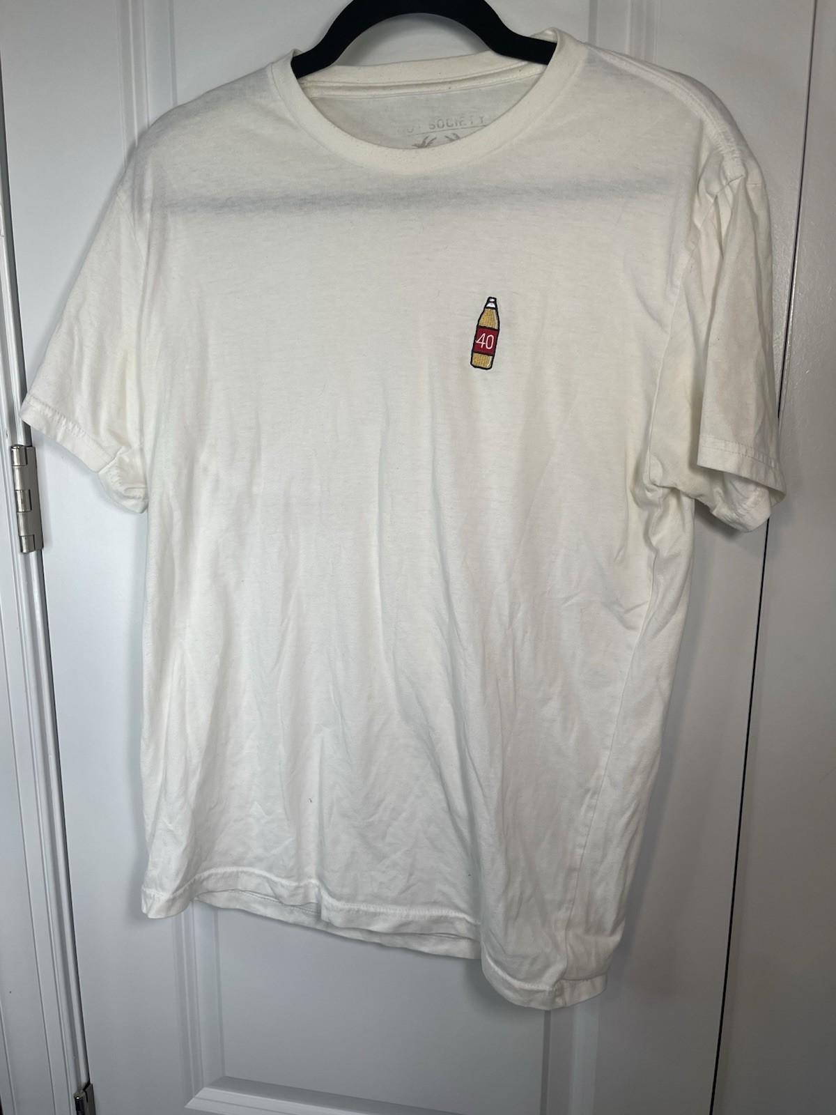 Riot Society White 40 oz Malt Liquor Front Graphic T Shirt, Men&rsquo;s Size Medium
