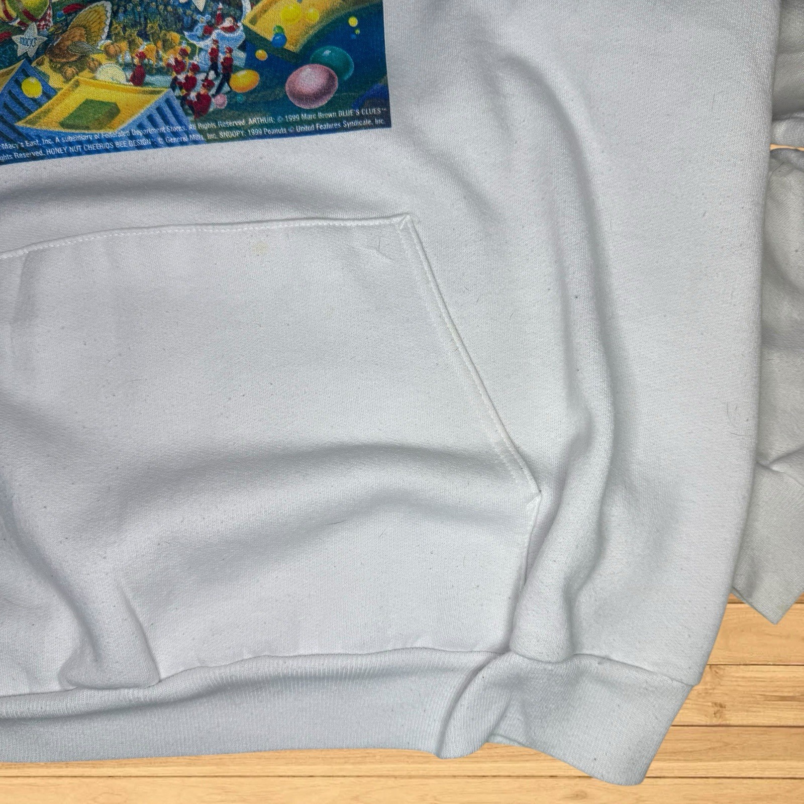 Vintage Macy&rsquo;s Thanksgiving Day Parade Snoopy Blues Clues Arthur sweatshirt