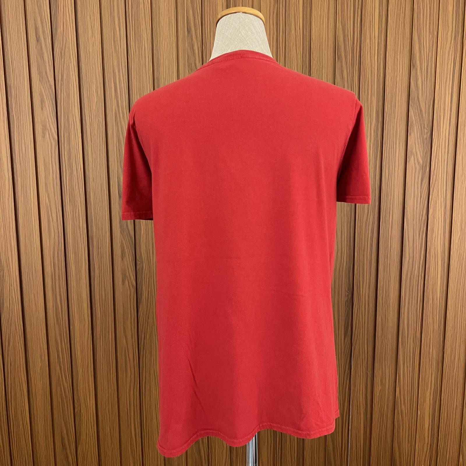 Blade Runner 2049 Red Graphic T-Shirt Adult Size L Sci-Fi Movie Graphic Tee
