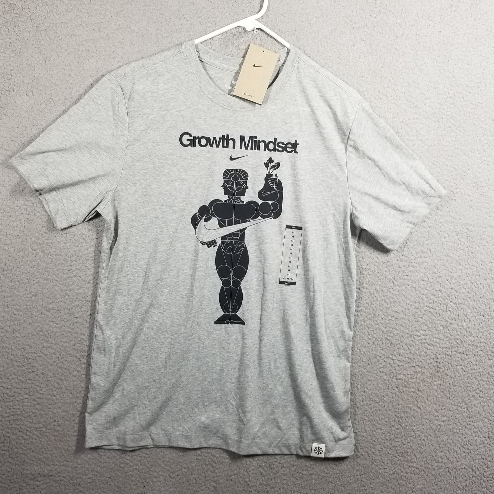 Nike Dri-Fit Graphic Training T-Shirt « Growth Mindset » Grey Mens M (DM6273-083)