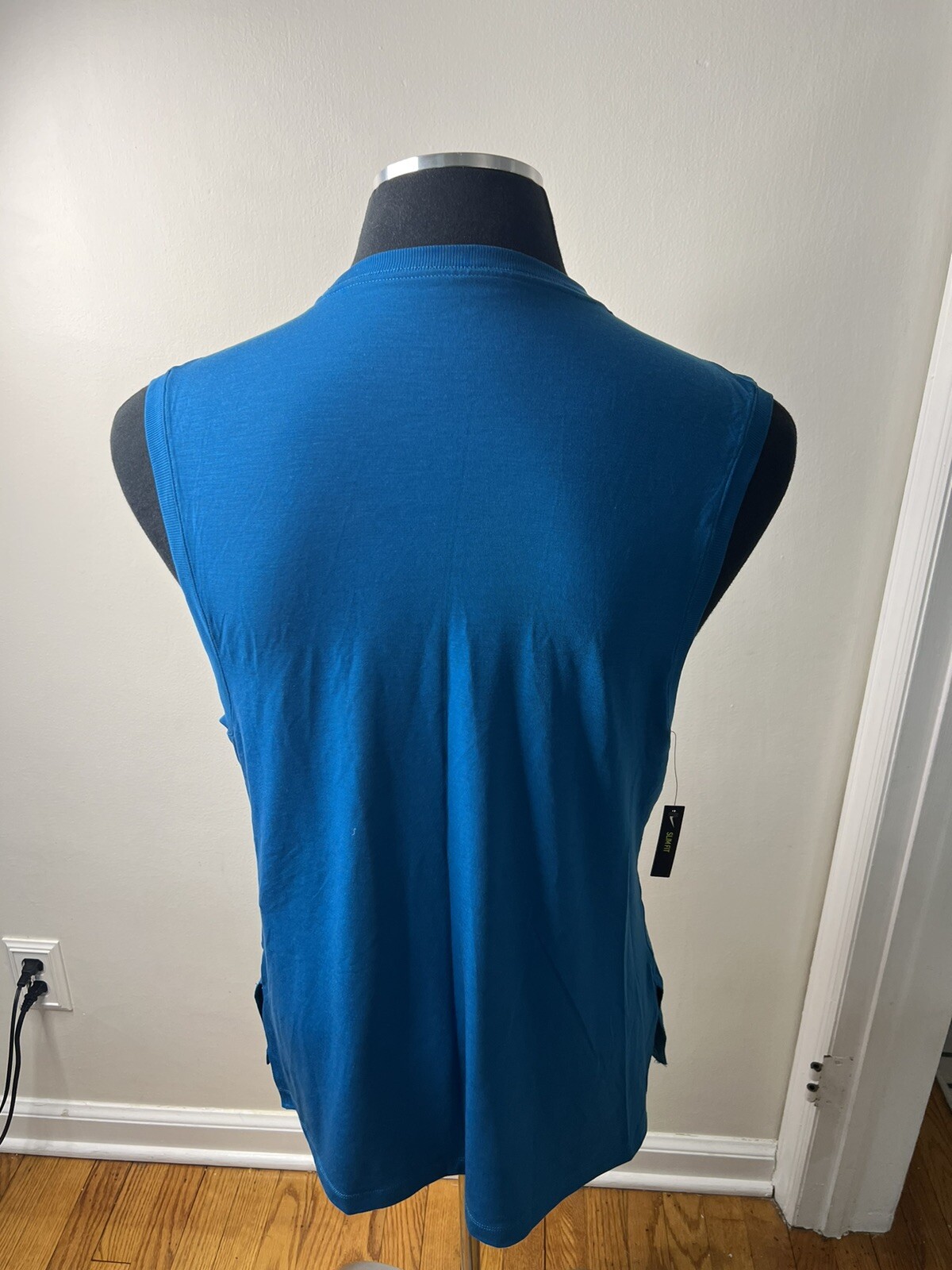 AJ8160-304 Nike Yoga Sleveless T-Shirt Sz Large
