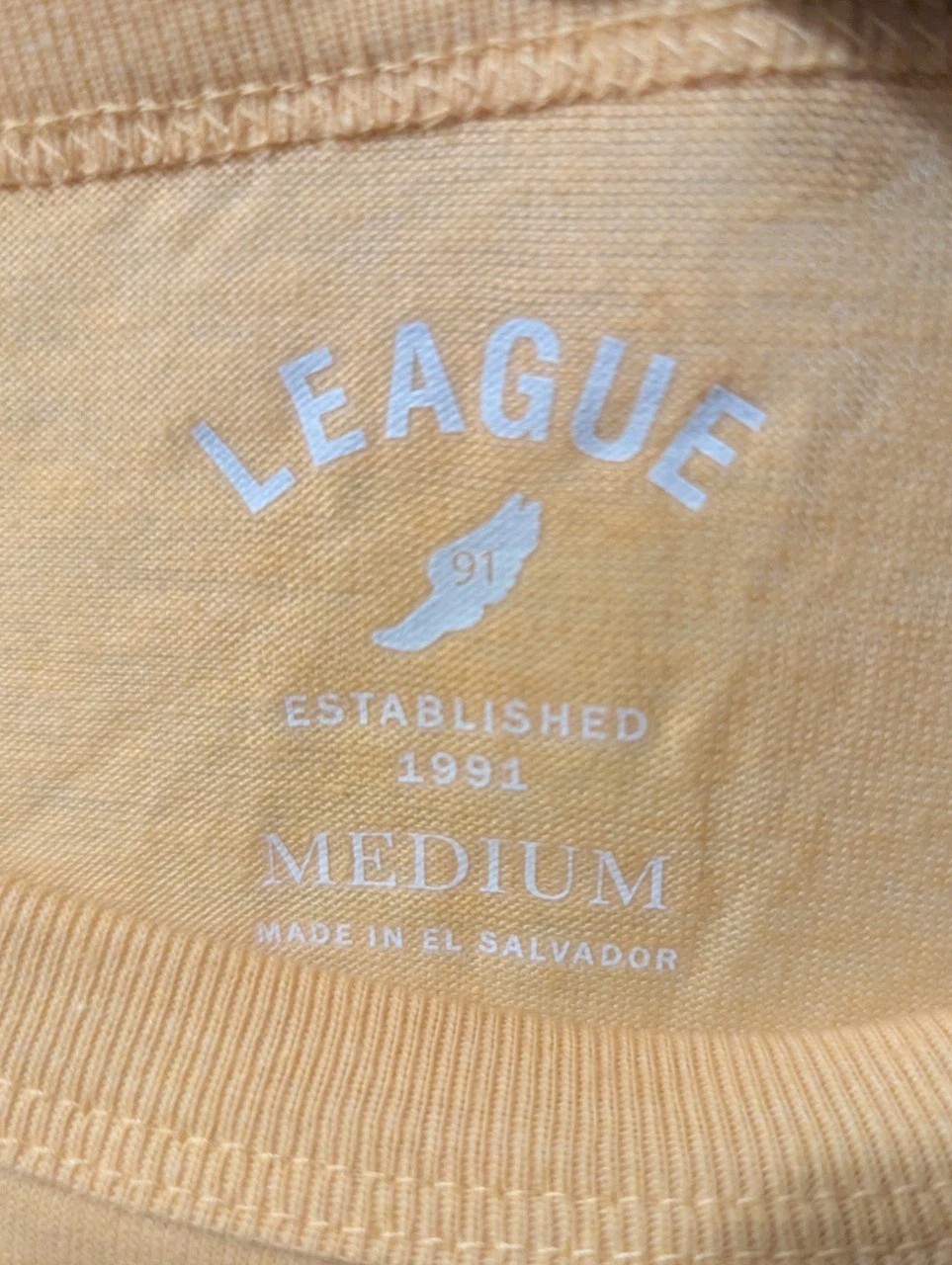University of Delaware Blue Hens Long Sleeve Yellow T-Shirt Mens size M ~ NWT