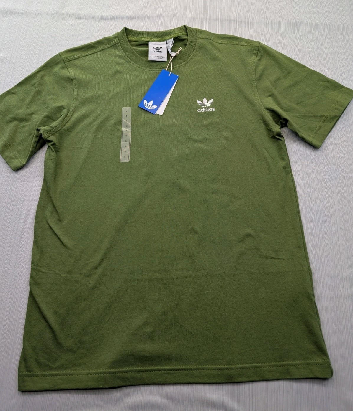 New Men&rsquo;s Adidas Trefoil Essentials Tee Shirt Size Small Mens Tech Olive TShirt
