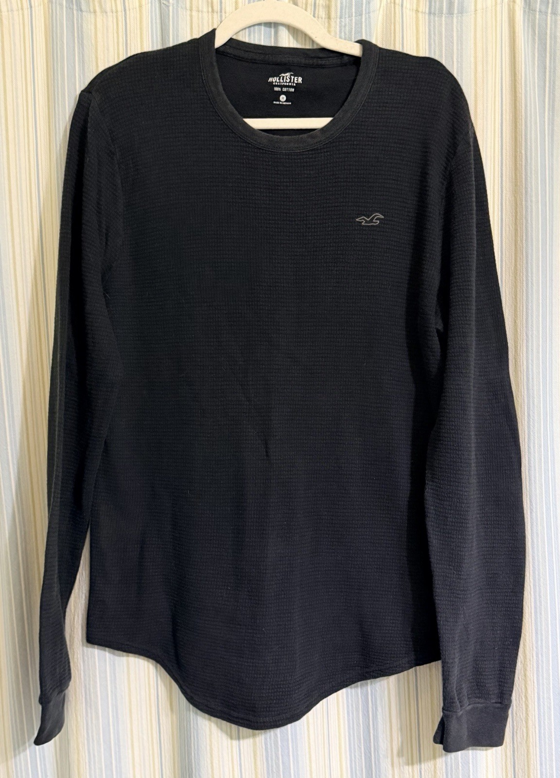 Hollister Men&rsquo;s LS Waffle Knit Thermal Navy Blue Shirt – SZ/M
