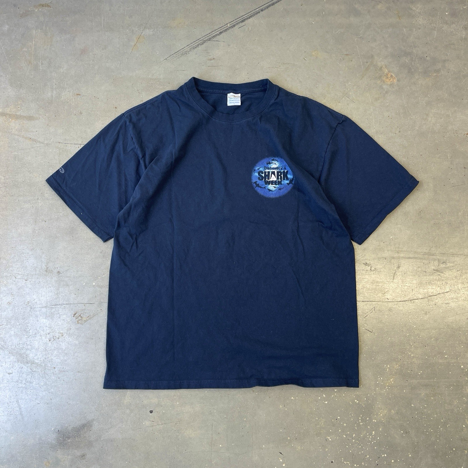 Crazy Shirts Discovery Shark Week Mens Large Navy Blue Short Sleeve T Shirt