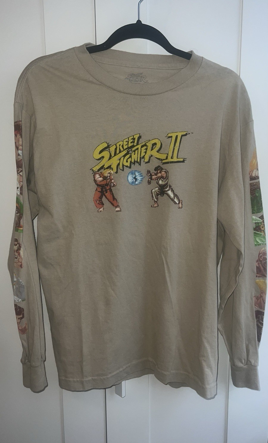 Street Fighter II Men&rsquo;s M Beige Long Sleeve Crew Neck Double-Sided Graphic Tee