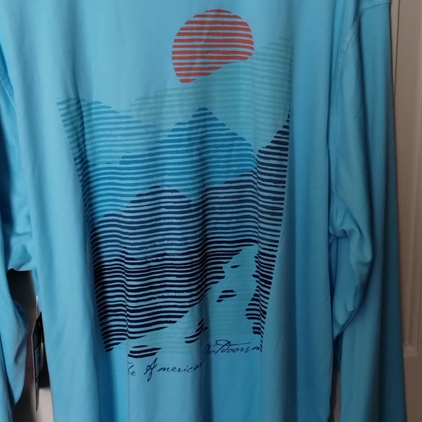 The American Outdoorsman Men’s XL Blue Long Sleeve Crew Neck Graphic Tee