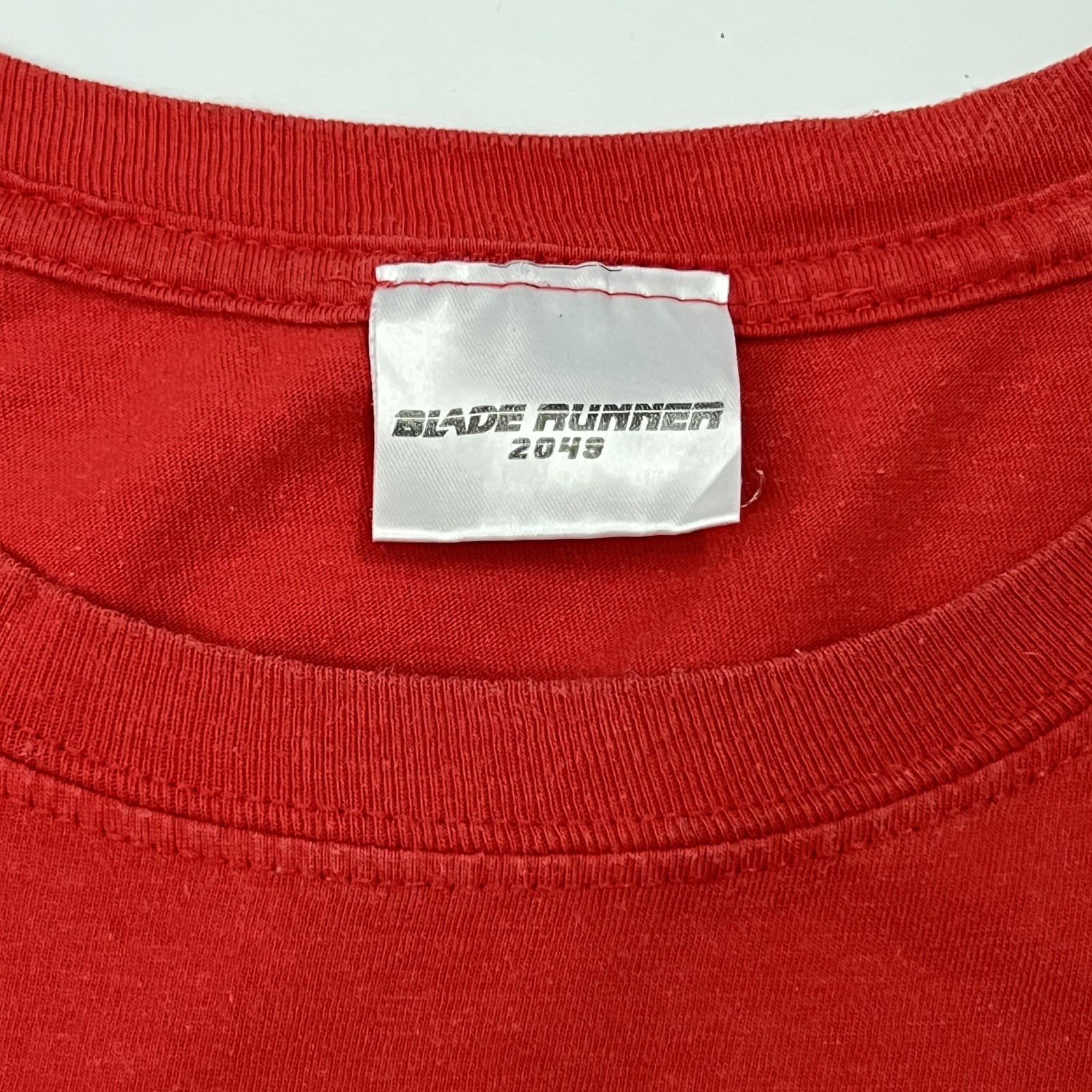 Blade Runner 2049 Red Graphic T-Shirt Adult Size L Sci-Fi Movie Graphic Tee