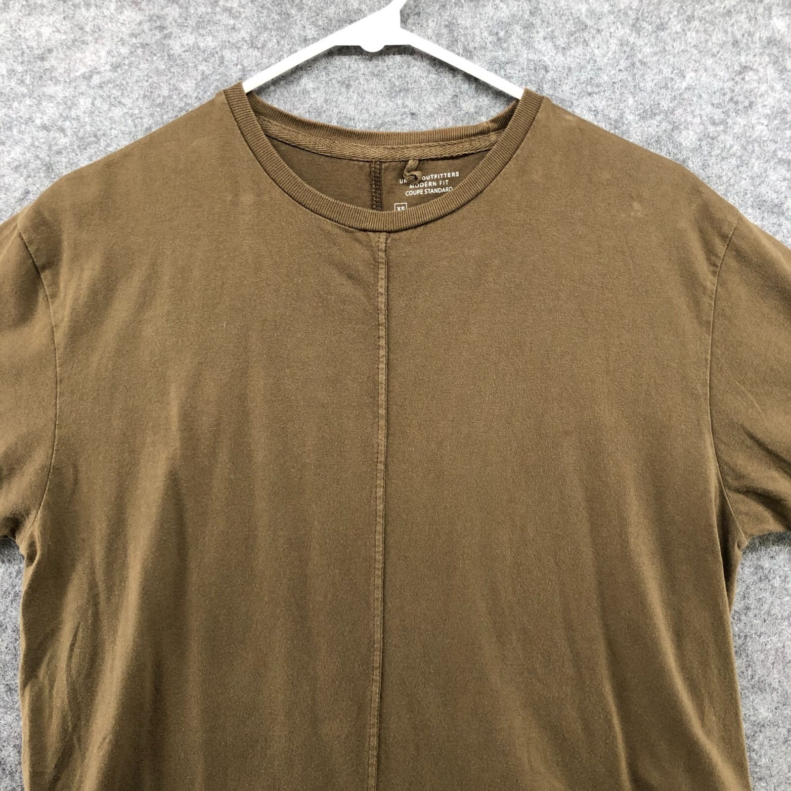 Urban Outfitters Modern Fit T Shirt Mens XS Exposed Seam Brown Short Sleeve