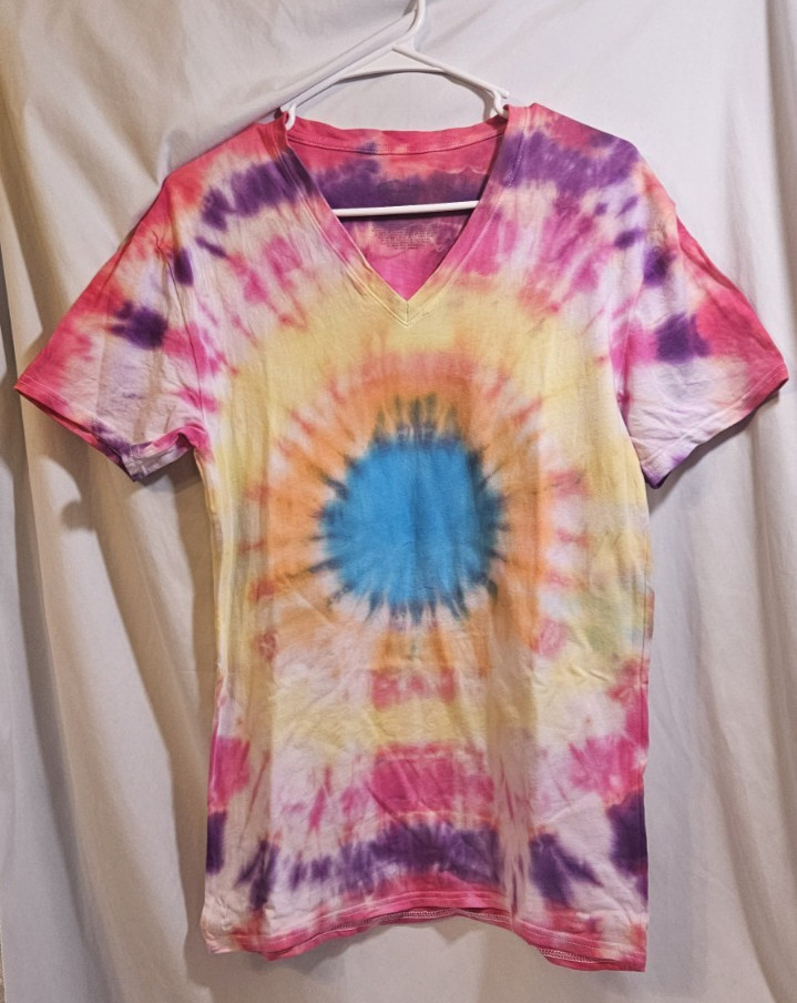 Handmade Tie Dye V‑Neck T‑Shirt Men’s Size M Boho Streetwear Festival Top