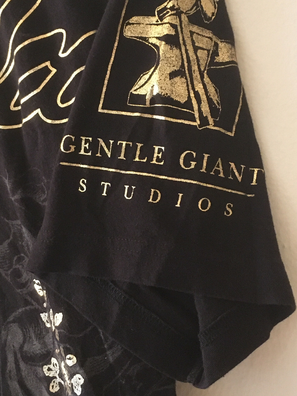 Gentle Giant Studios Stan Lee &lsquo;LEGEND&rsquo; Men&rsquo;s L T-Shirt Black/Gold – BRAND NEW OG