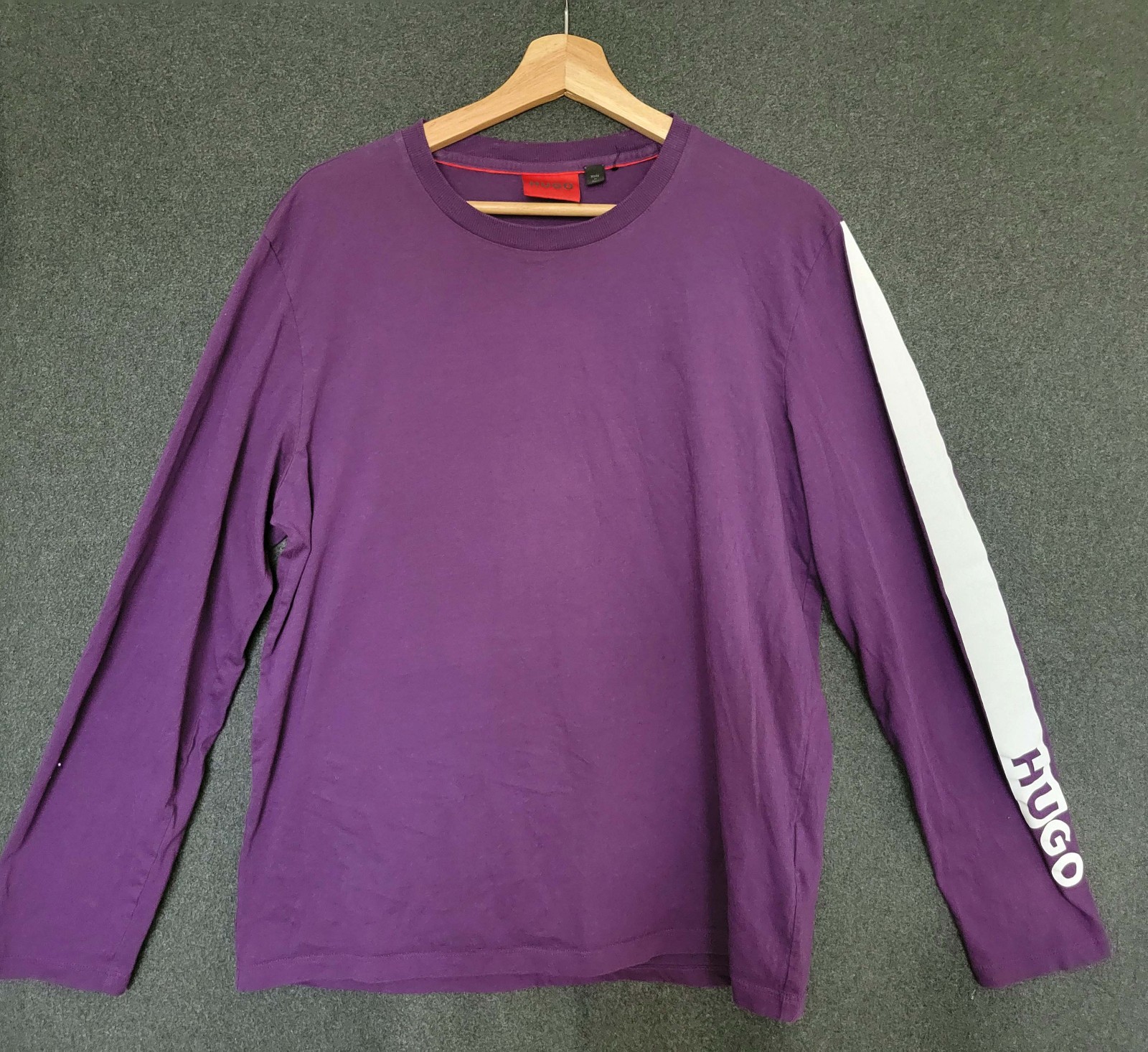 Hugo Purple Long Logo Tapered Sleeve T- Shirt Men’s M Contemporary Quiet Luxury