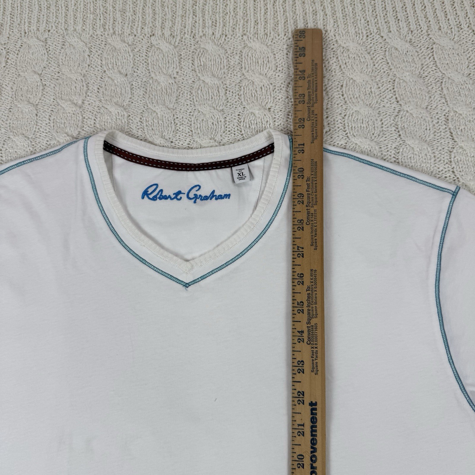 Robert Graham Classic Fit V Neck T-Shirt Men’s Size XL White Knit Supima Cotton