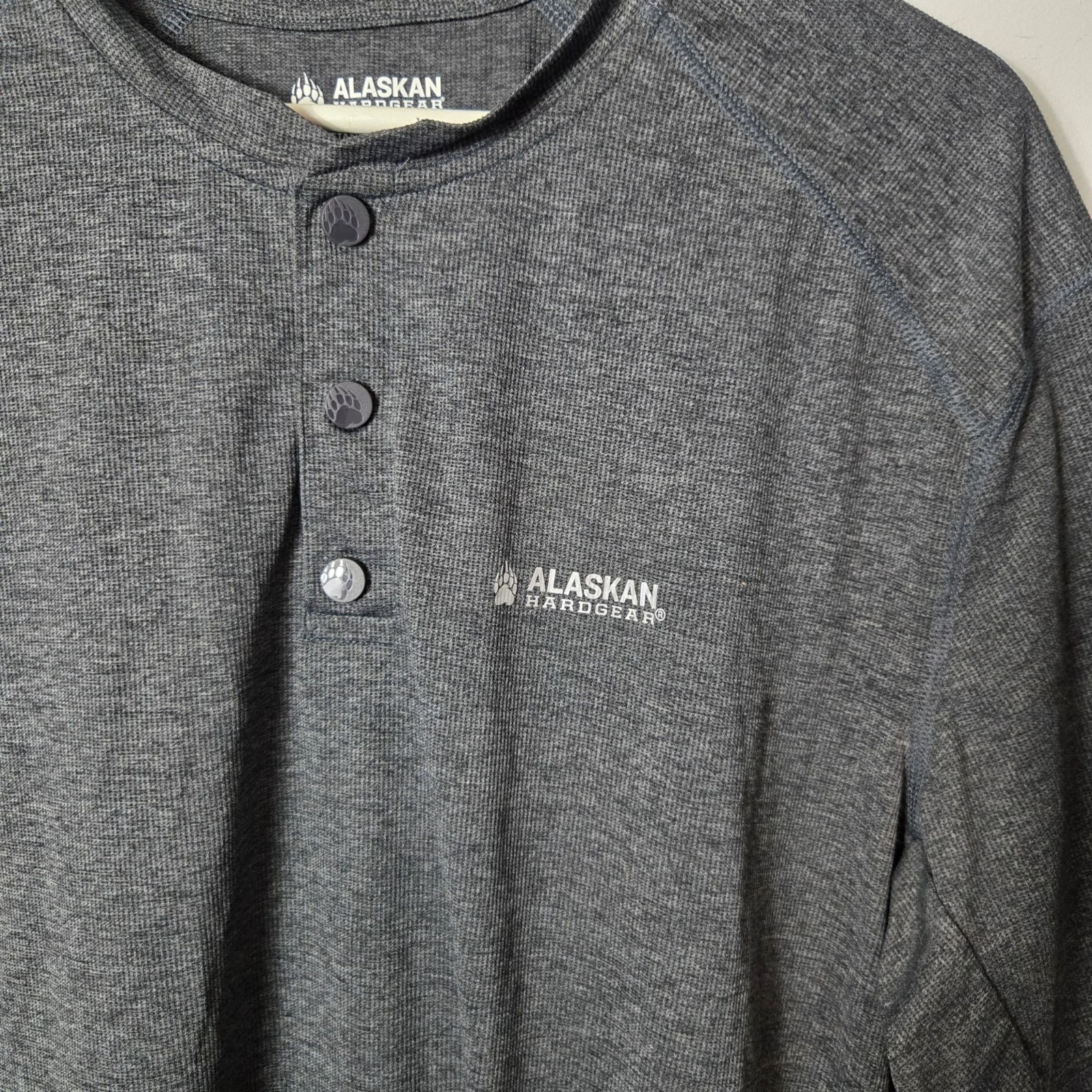 AKHG Duluth Trading Men&rsquo;s Size L Tun-Dry Standard Fit Short Sleeve Henley Gray